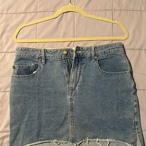 EUC roxy denim skirt💯🌈